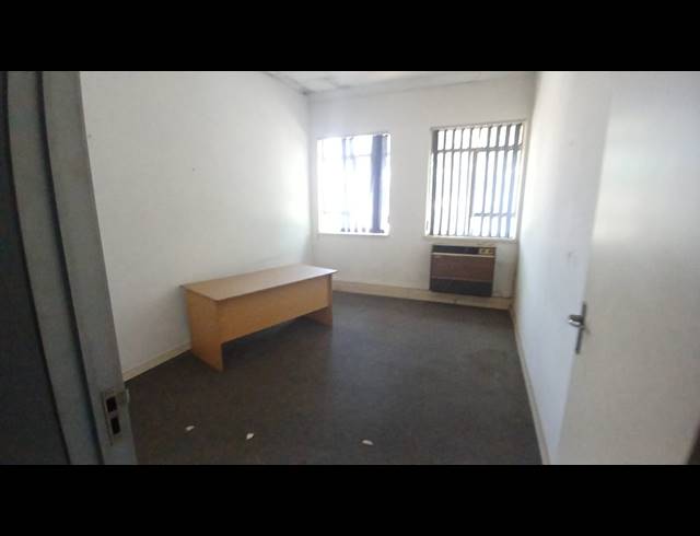 2,812M² WAREHOUSE FOR SALE IN REUVEN